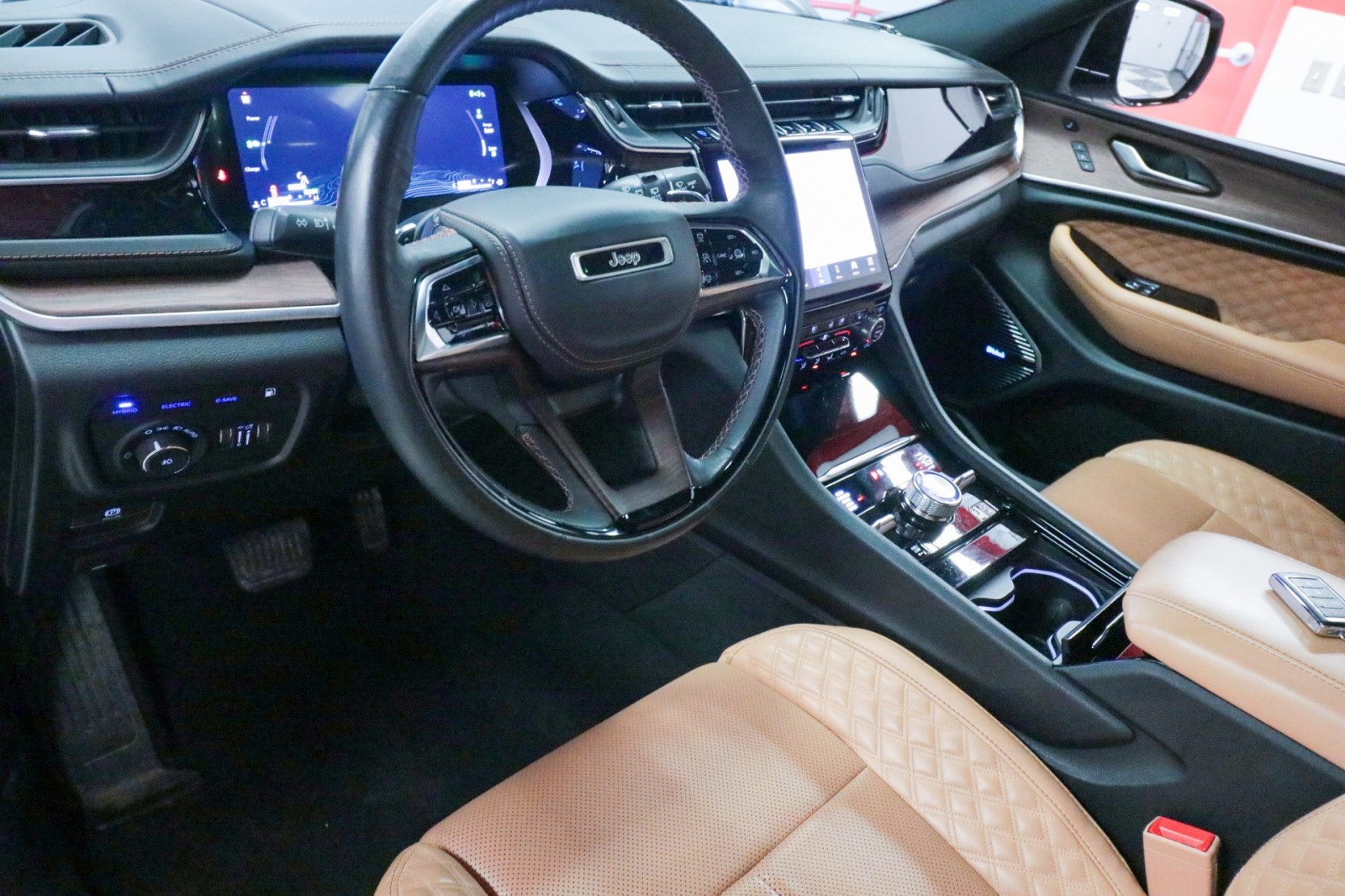 Used Car 2022 Jeep Grand Cherokee 4xe  Summit For Sale Under $40,000 In Austin, Texas