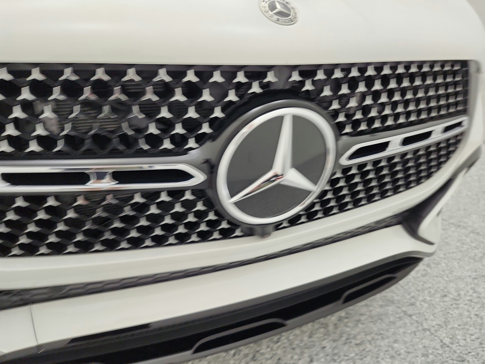 New 2026 Polar White Mercedes-Benz GLE 450 image 14