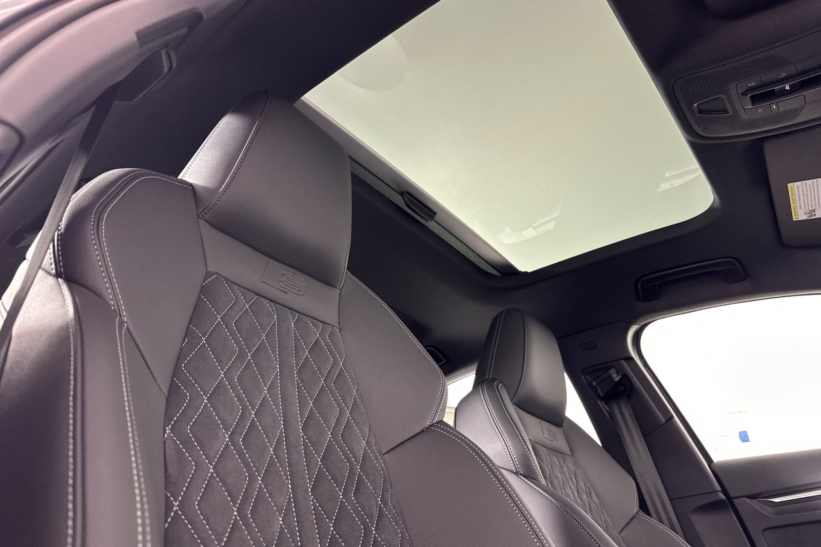 New 2026 Daytona Gray Pearl Effect Audi quattro image 15