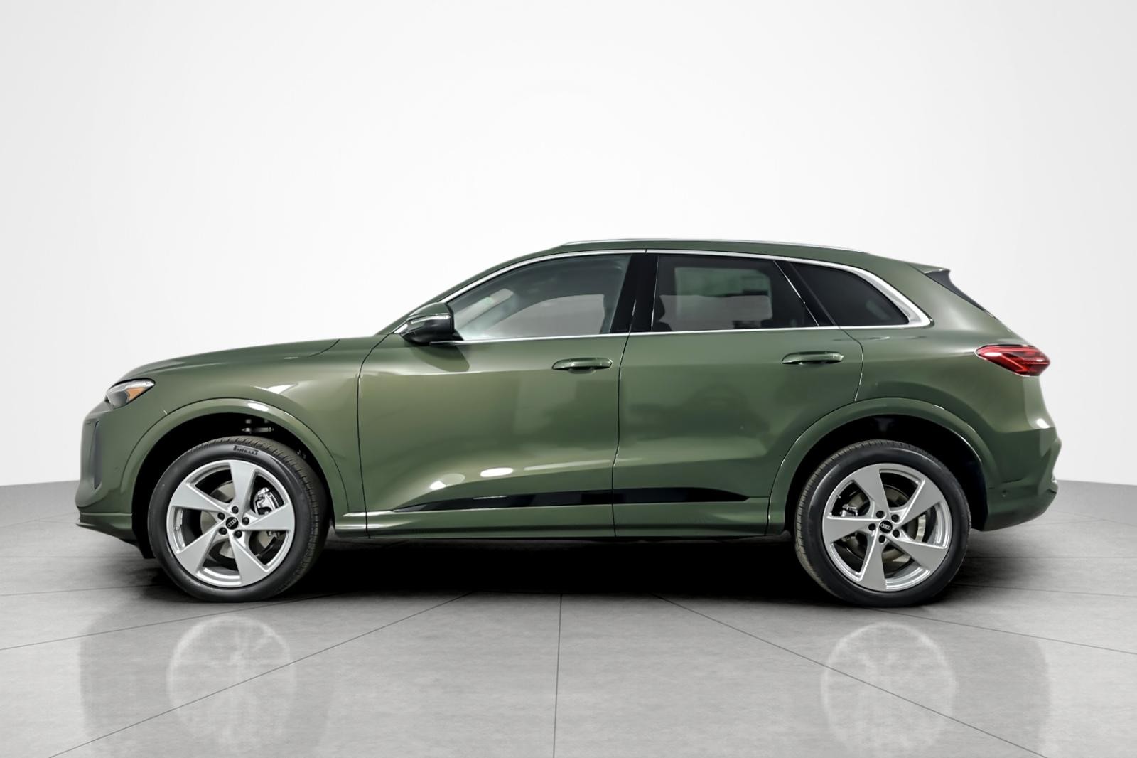 New 2025 District Green Metallic Audi Premium Plus 2.0 TFSI quattro image 3