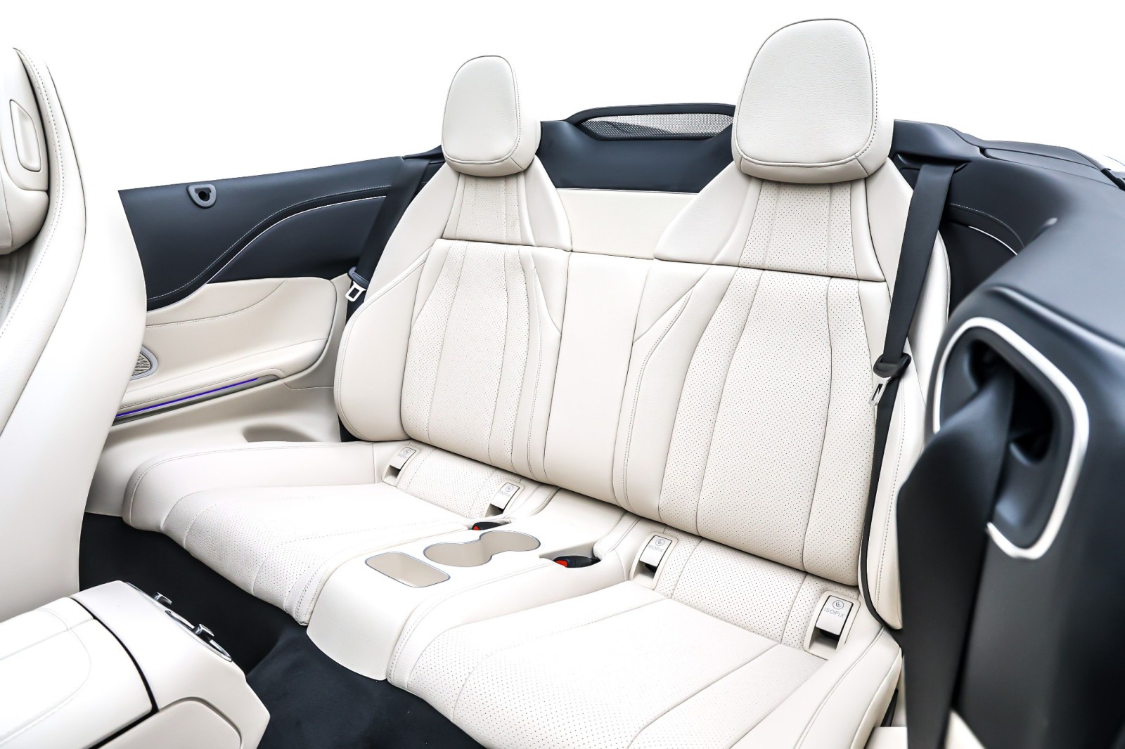 New 2026 MANUFAKTUR Moonlight White Metallic Mercedes-Benz CLE 300 image 8