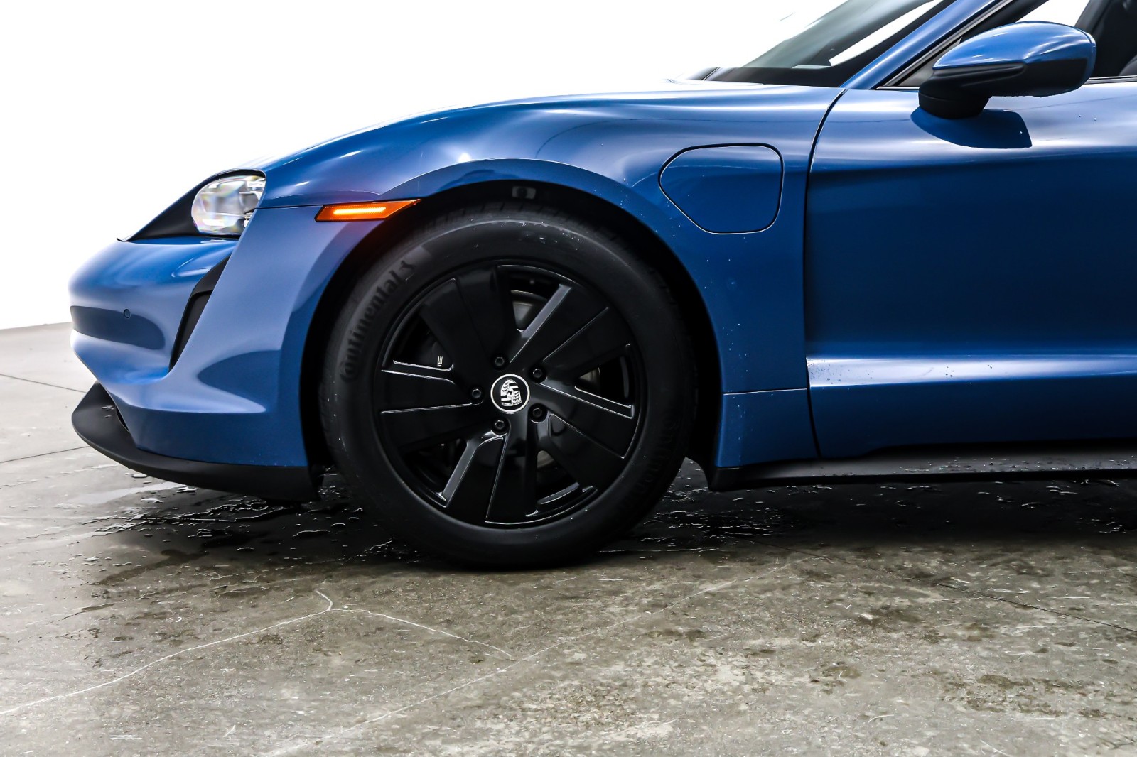 Used 2023 Neptune Blue Porsche RWD image 11