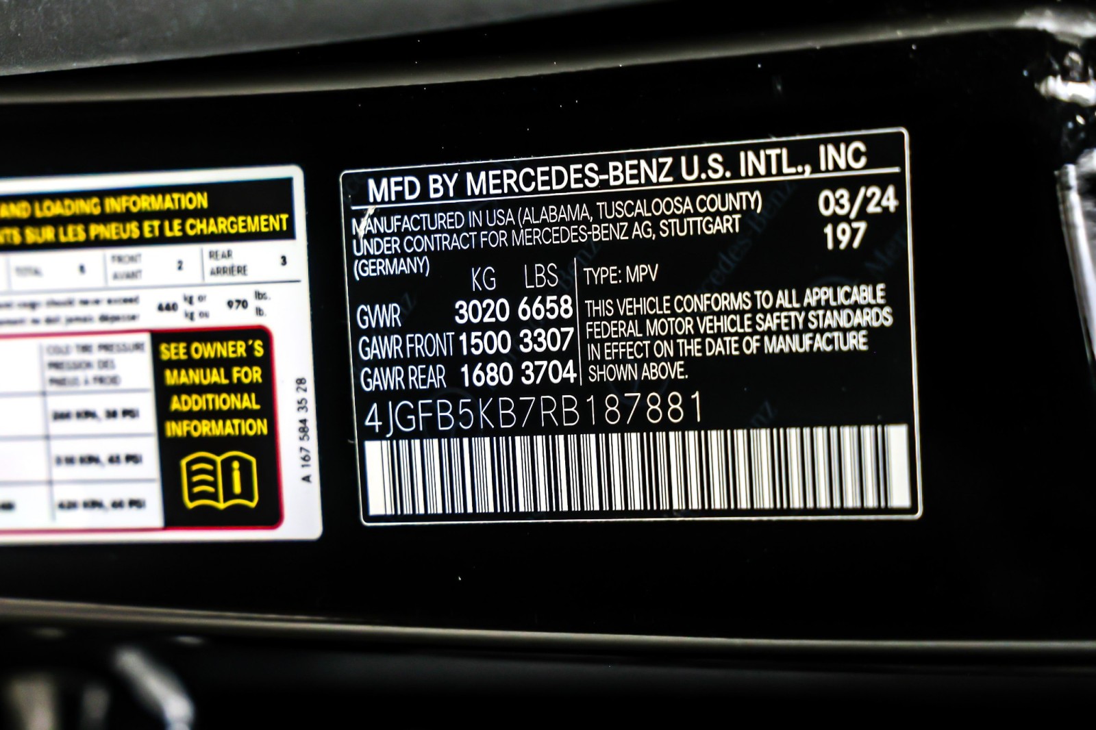 Certified Used 2024 Obsidian Black Metallic Mercedes-Benz GLE 450 4MATIC® SUV image 27