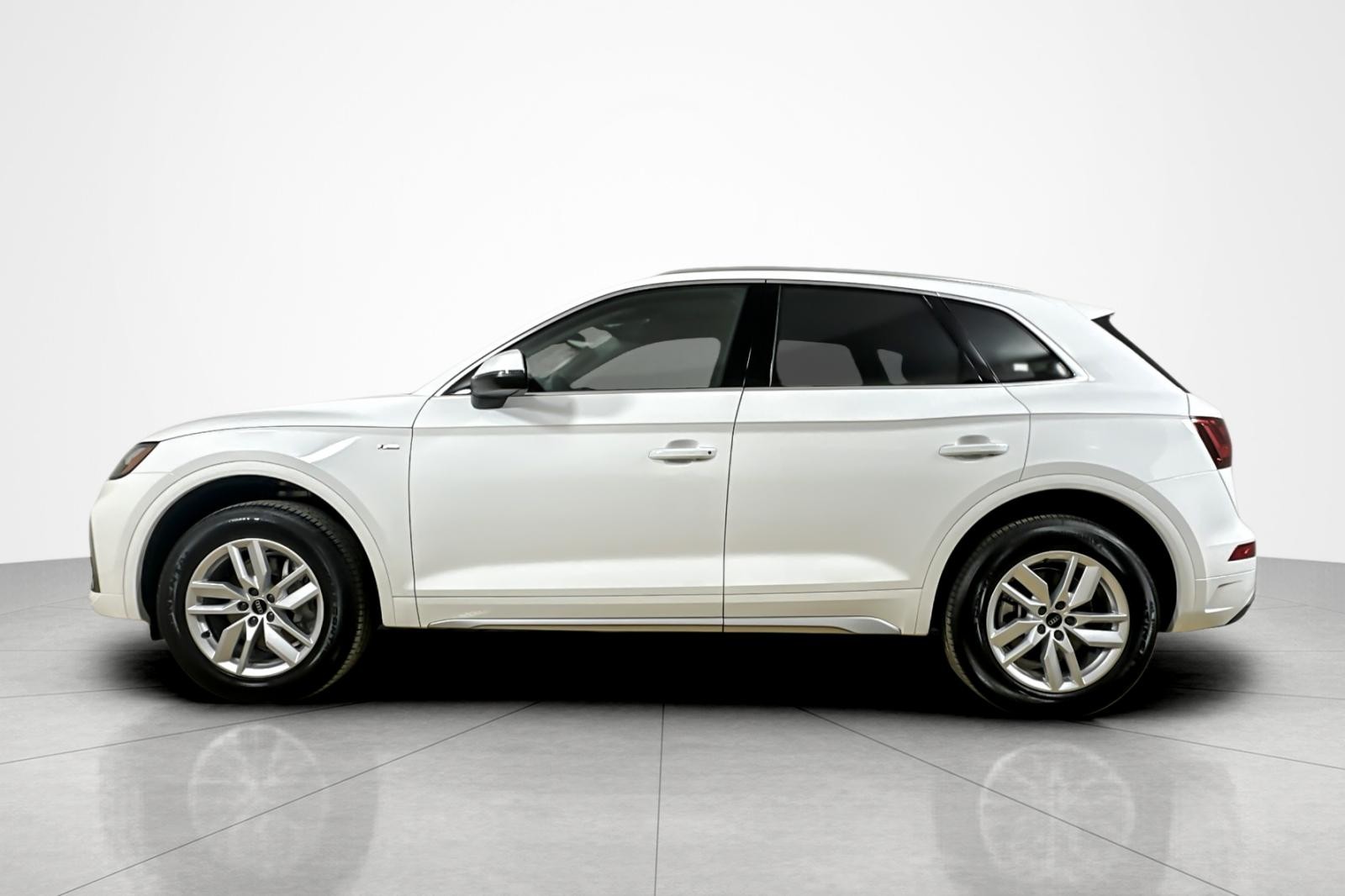 Used 2022 Ibis White Audi S line Premium 45 TFSI quattro image 26