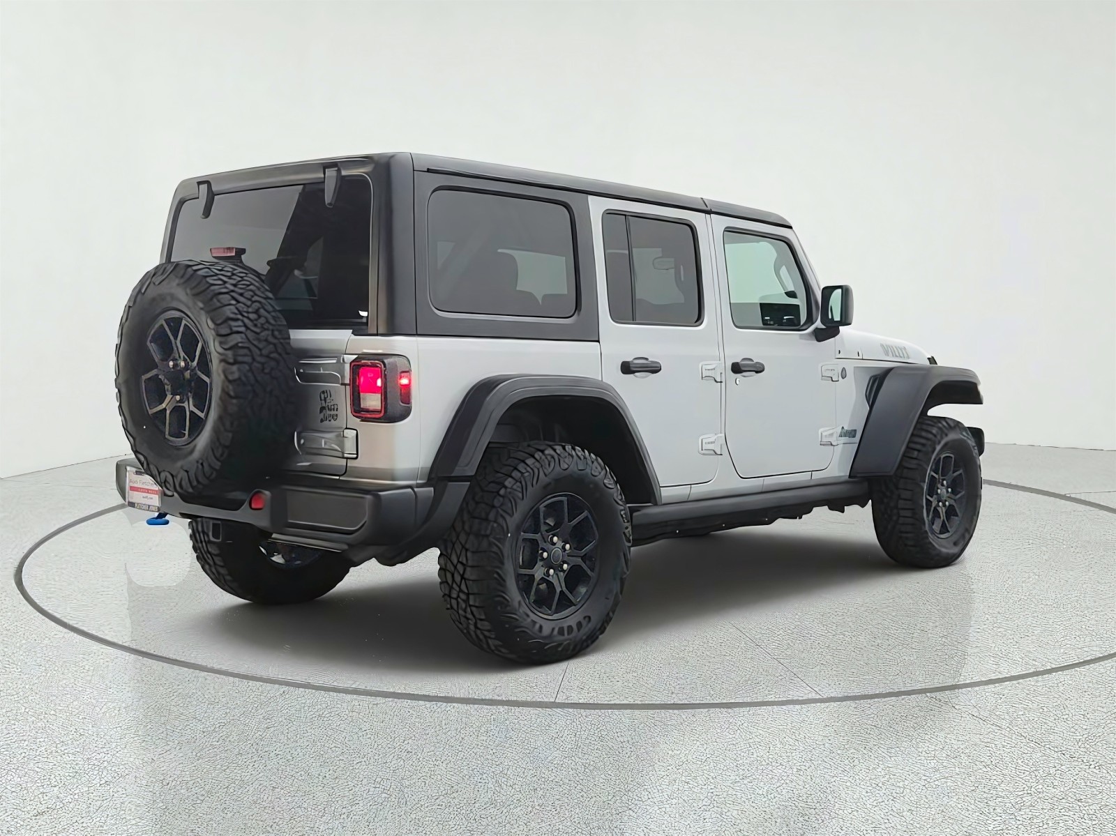 Used 2024 Silver Zynith Clearcoat Jeep Sport S image 5
