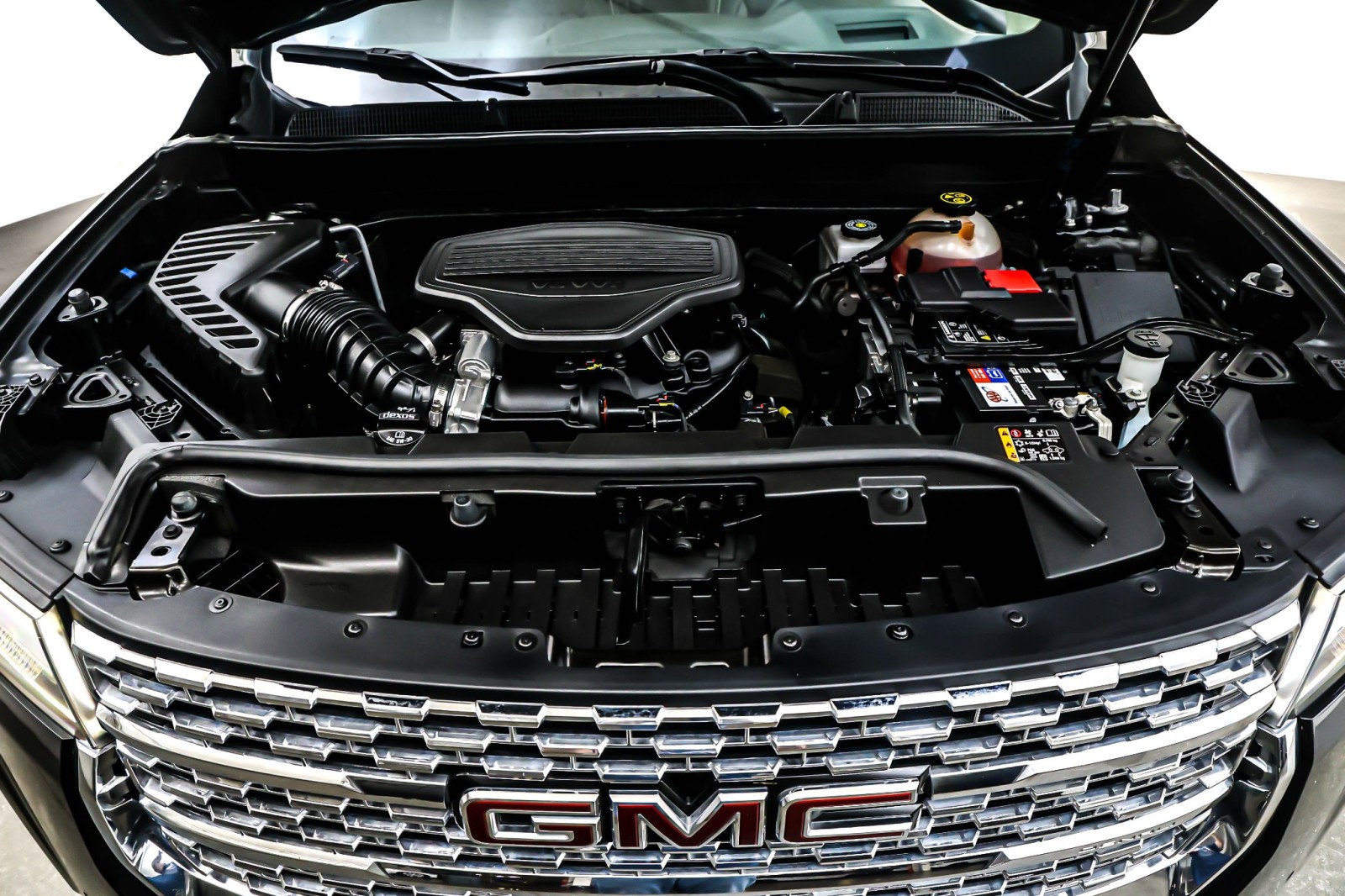 Used 2023 Ebony Twilight Metallic GMC AWD 4dr Denali image 11