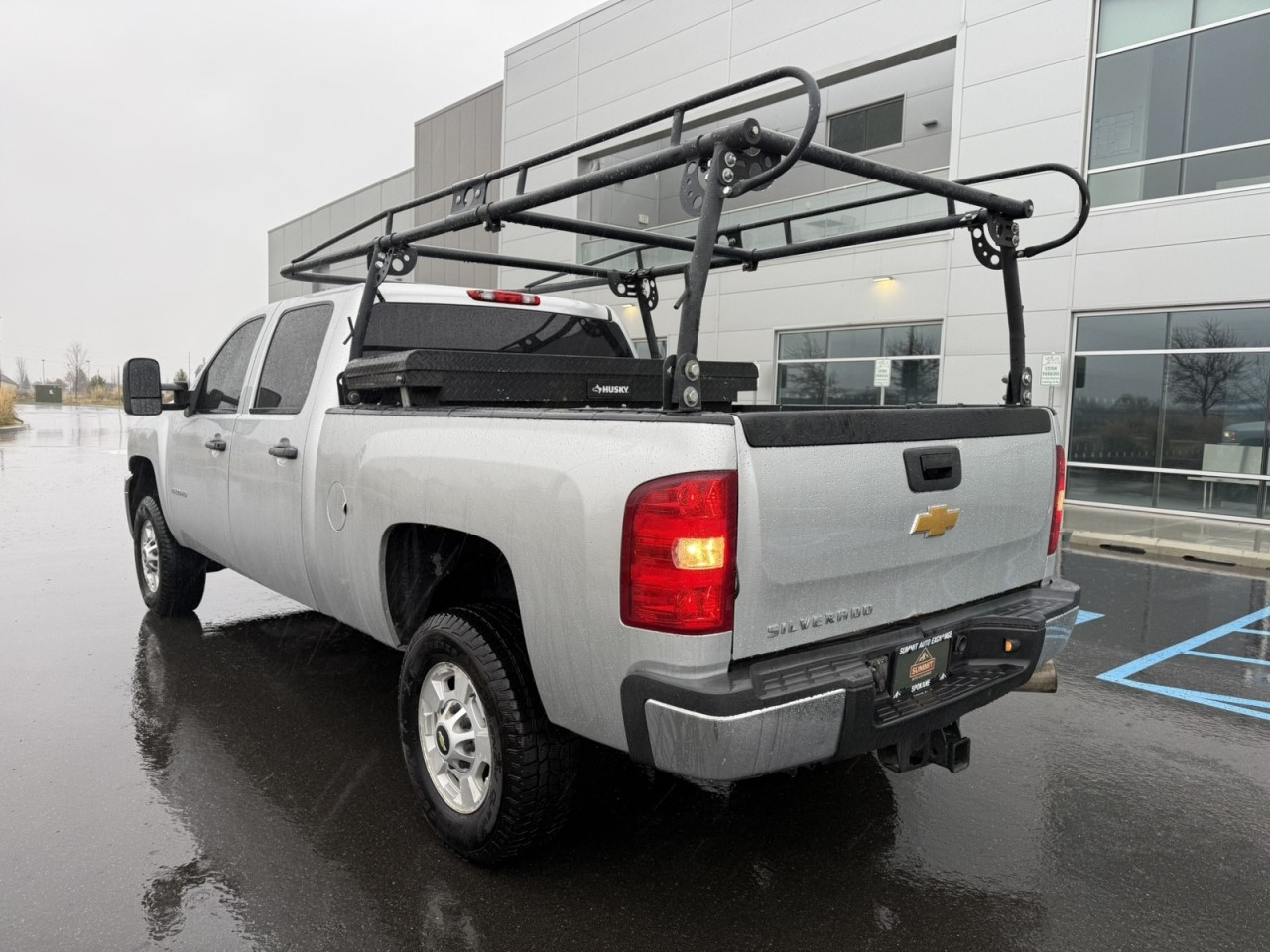 View vehicle photo 3