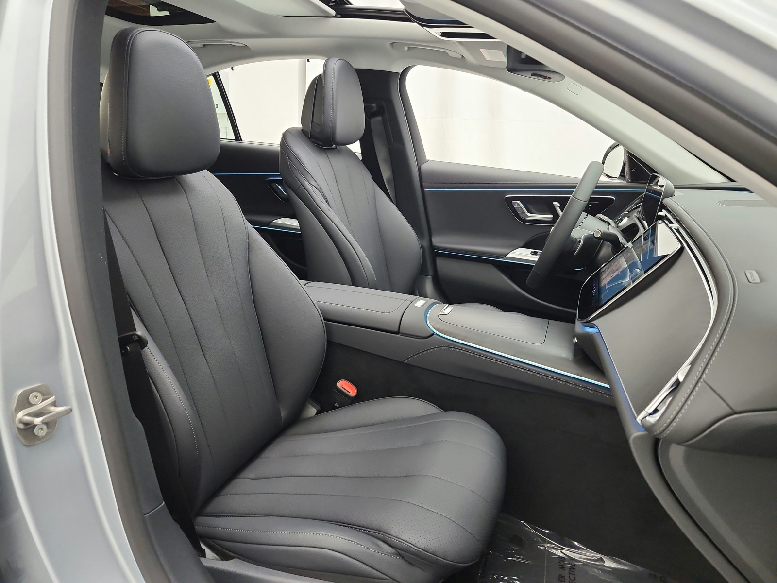 New 2027 Cirrus Silver Metallic Mercedes-Benz E 450 4MATIC® Sedan image 15