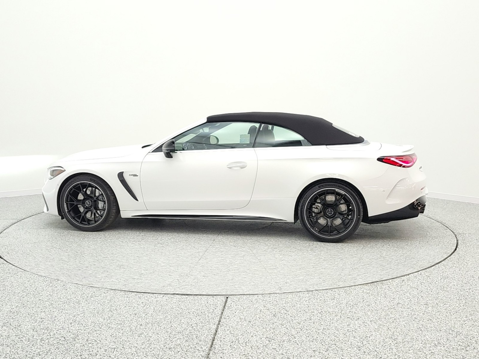 New 2026 MANUFAKTUR Moonlight White Metallic Mercedes-Benz AMG® CLE 53 4MATIC+ Cabriolet image 29