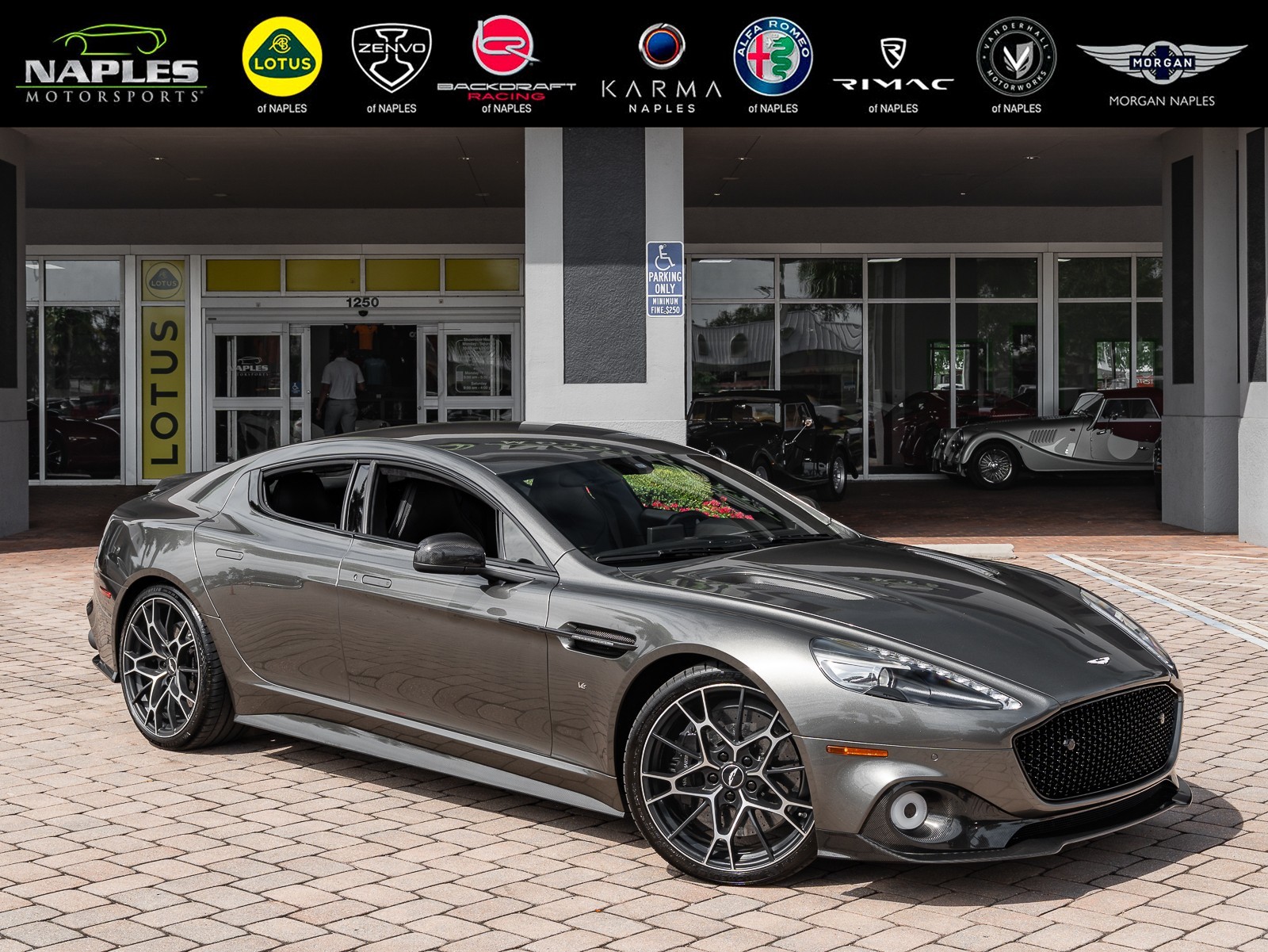 /2019 Aston-Martin Rapide