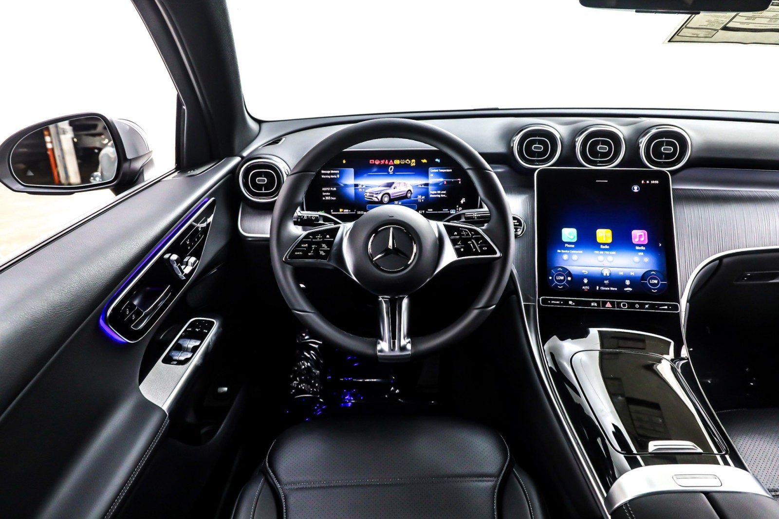 New 2026 MANUFAKTUR Alpine Grey Mercedes-Benz GLC 300 image 4