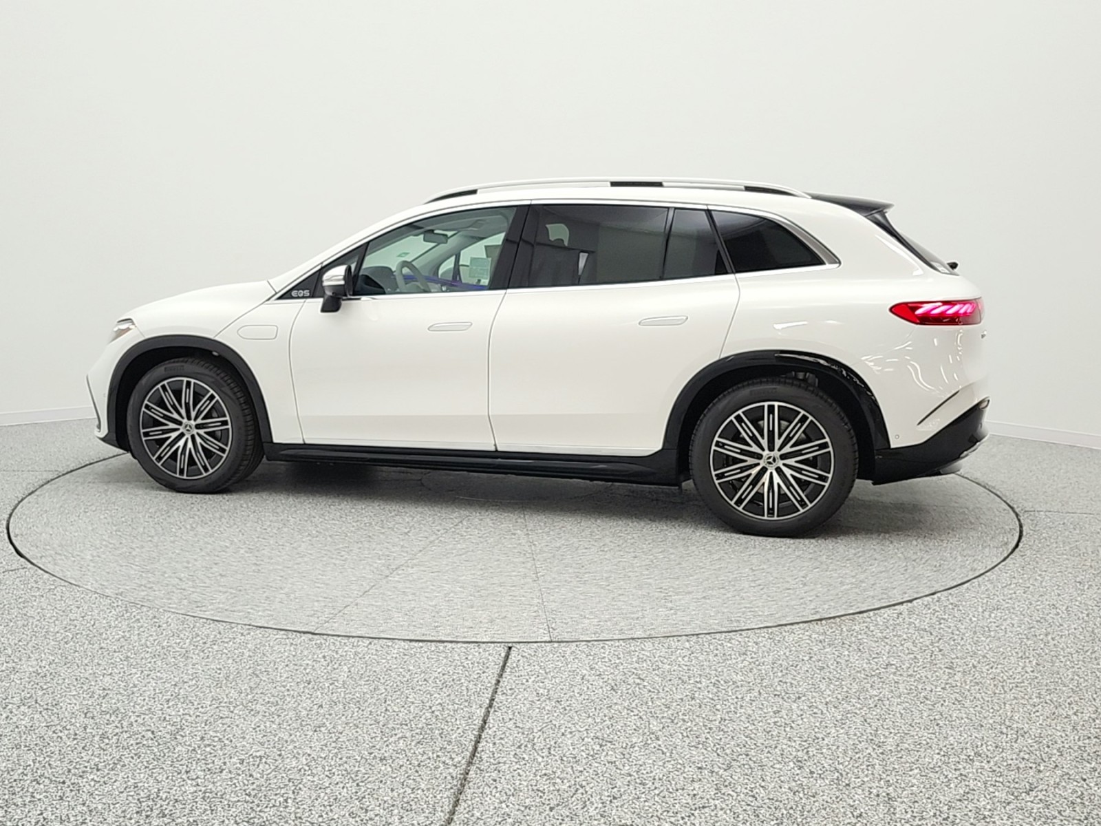 New 2026 Polar White Mercedes-Benz EQS 400 4MATIC® SUV image 8