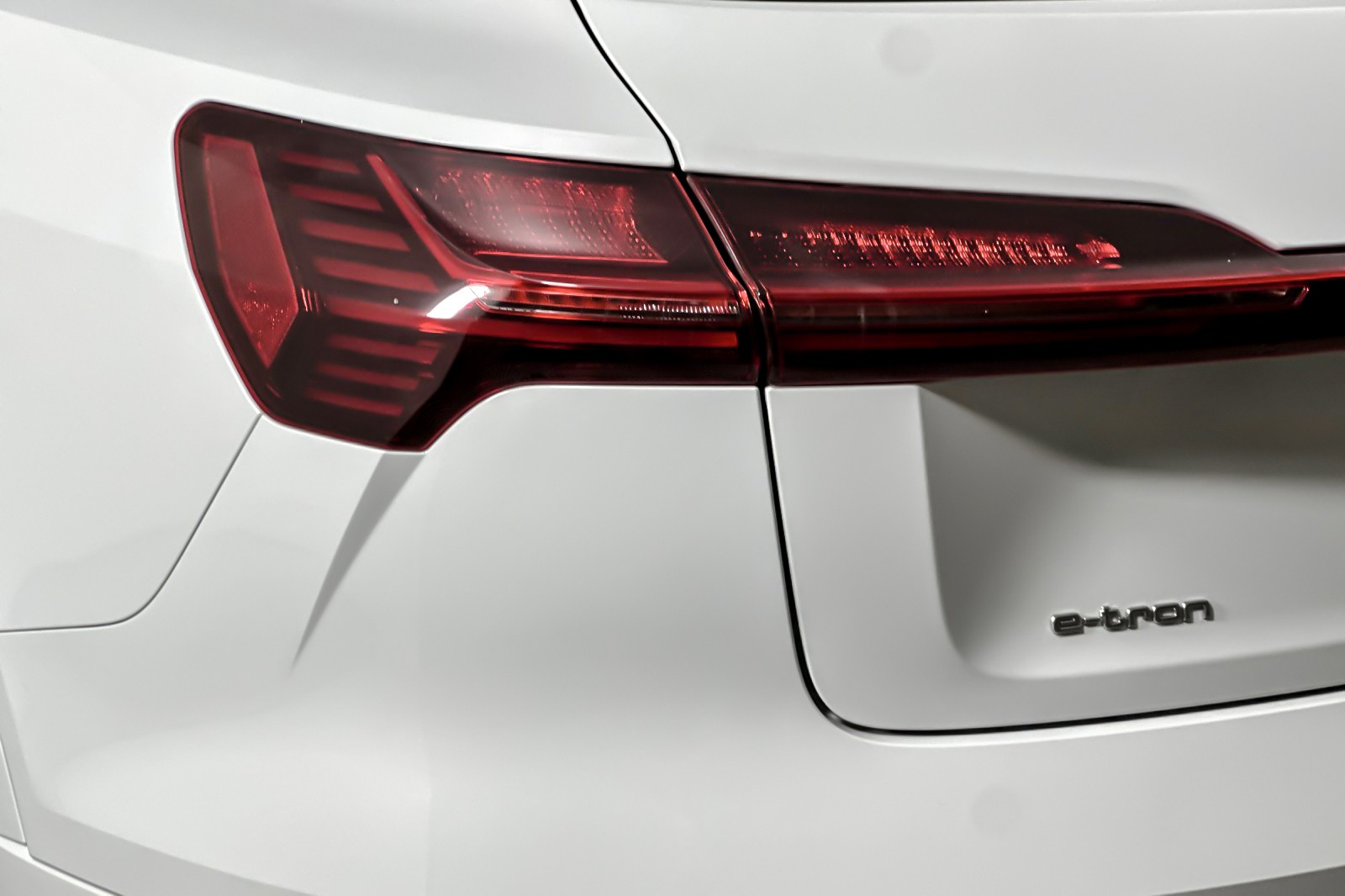 Used 2023 Glacier White Metallic Audi Premium quattro image 26