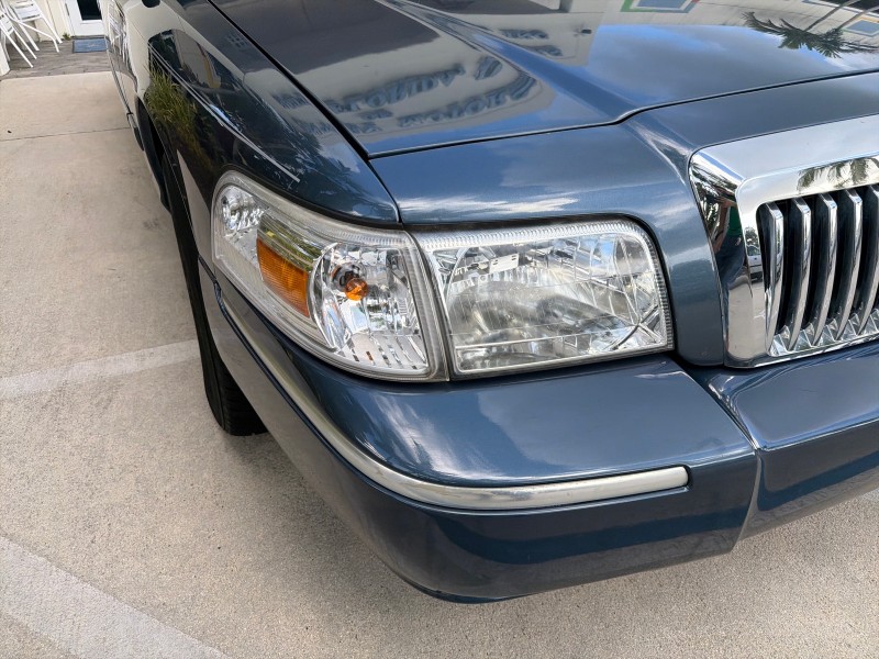 2007 Mercury Grand Marquis LS LOW MILES 52,599 1 OWNER in ,