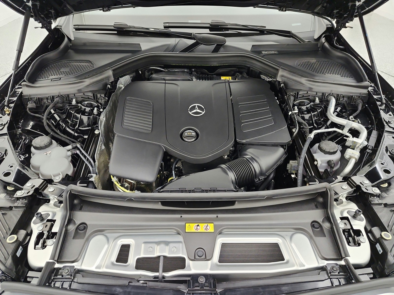 New 2026 Black Mercedes-Benz GLC 300 image 12