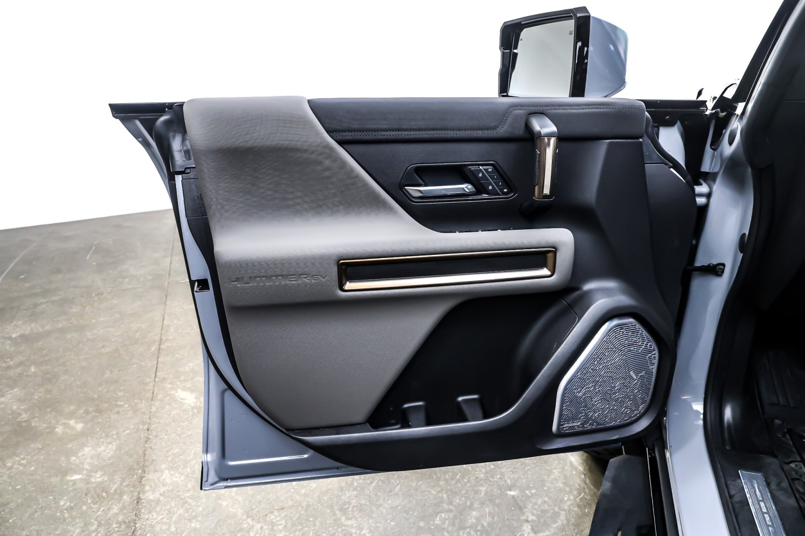 Used 2025 Meteorite Metallic (Grey) GMC e4WD Crew Cab 3X image 21