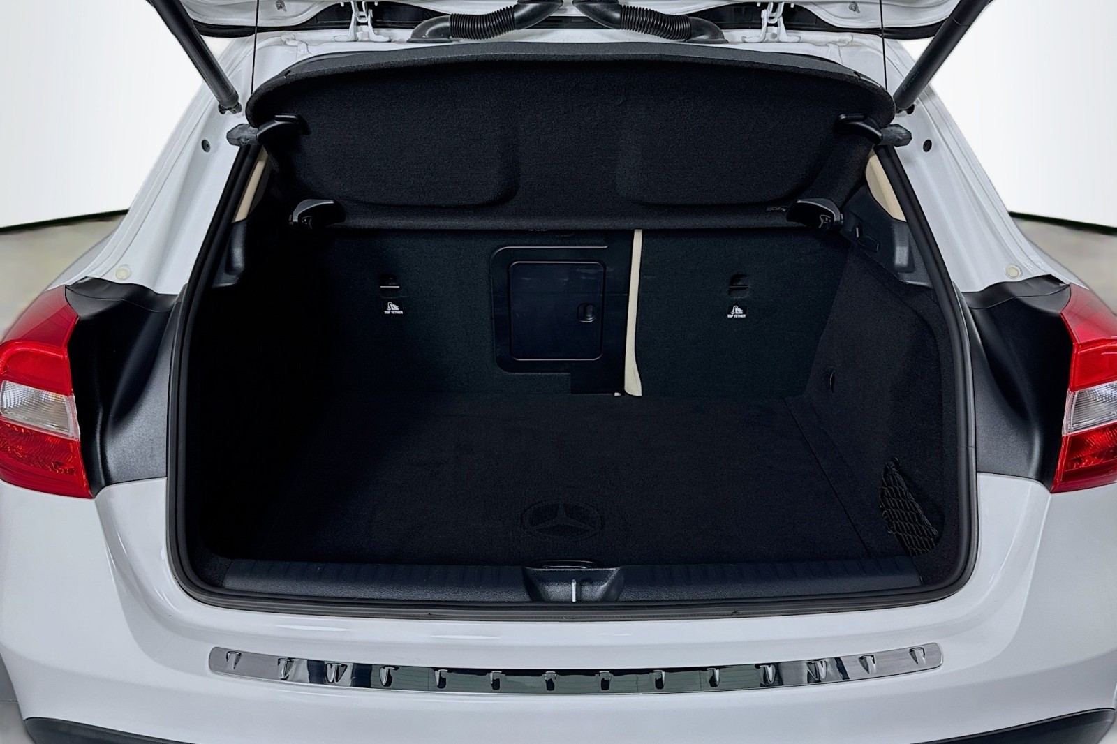 Used 2019 Polar White Mercedes-Benz GLA 250 image 21