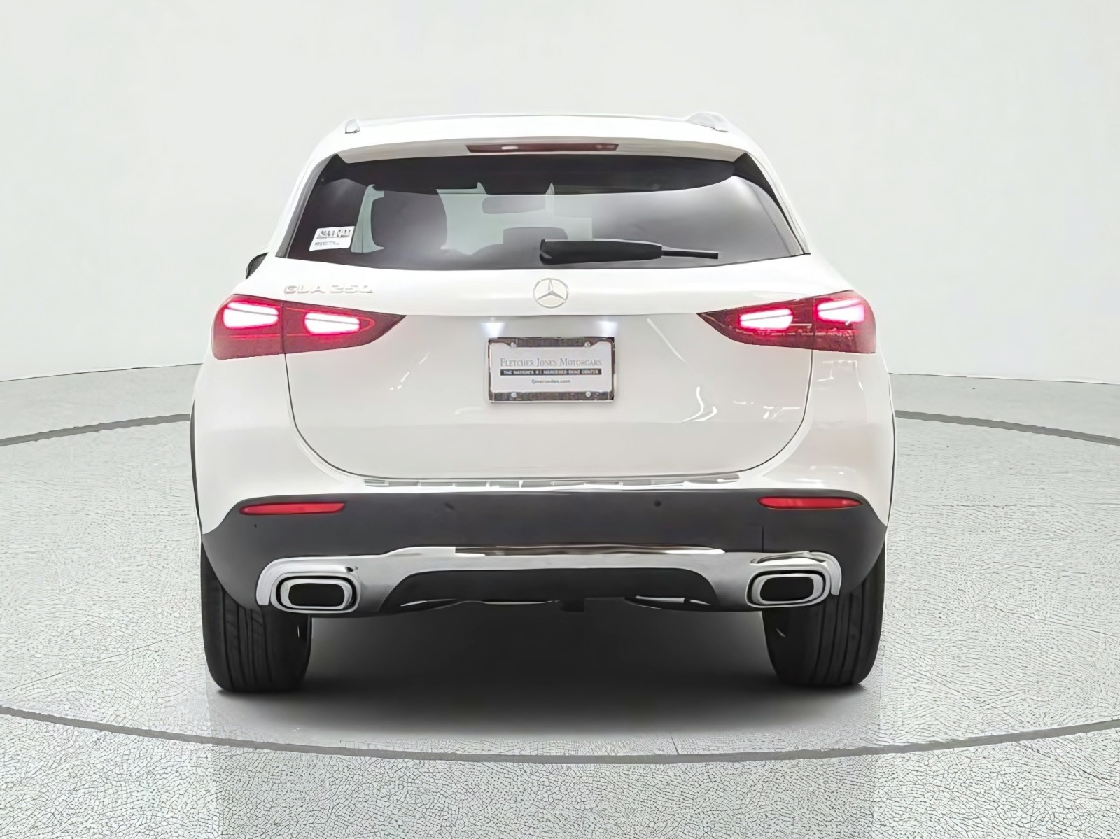 New 2026 Polar White Mercedes-Benz GLA 250 SUV image 6