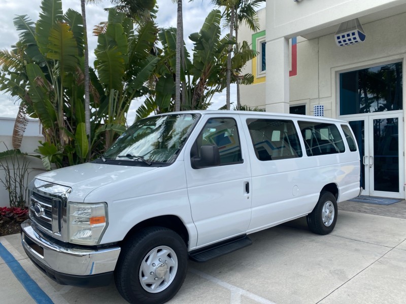 2008 Ford Econoline Wagon XLT 15 PASSENGERS E350 CLEAN in , 