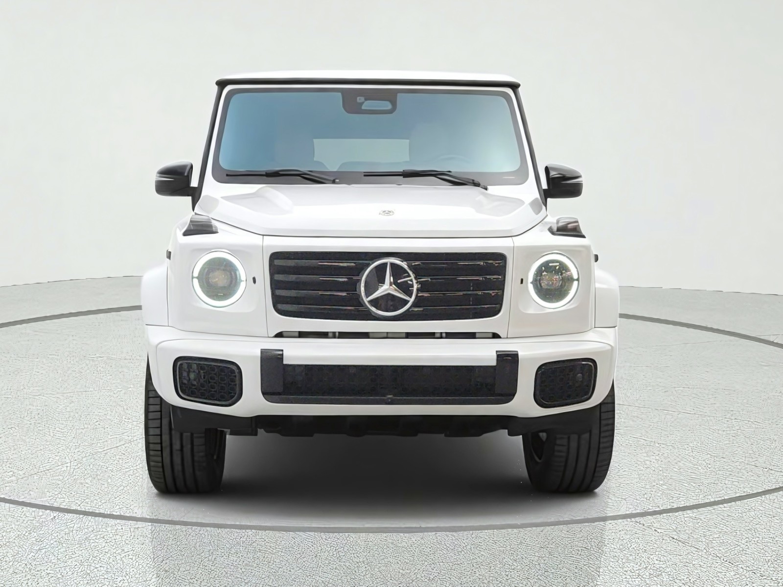New 2027 MANUFAKTUR Moonlight White Metallic Mercedes-Benz G 580e SUV image 2