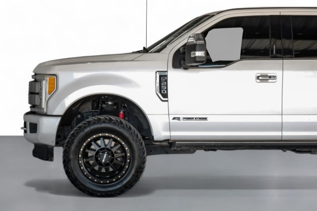 2017 Ford F-250 Platinum 12