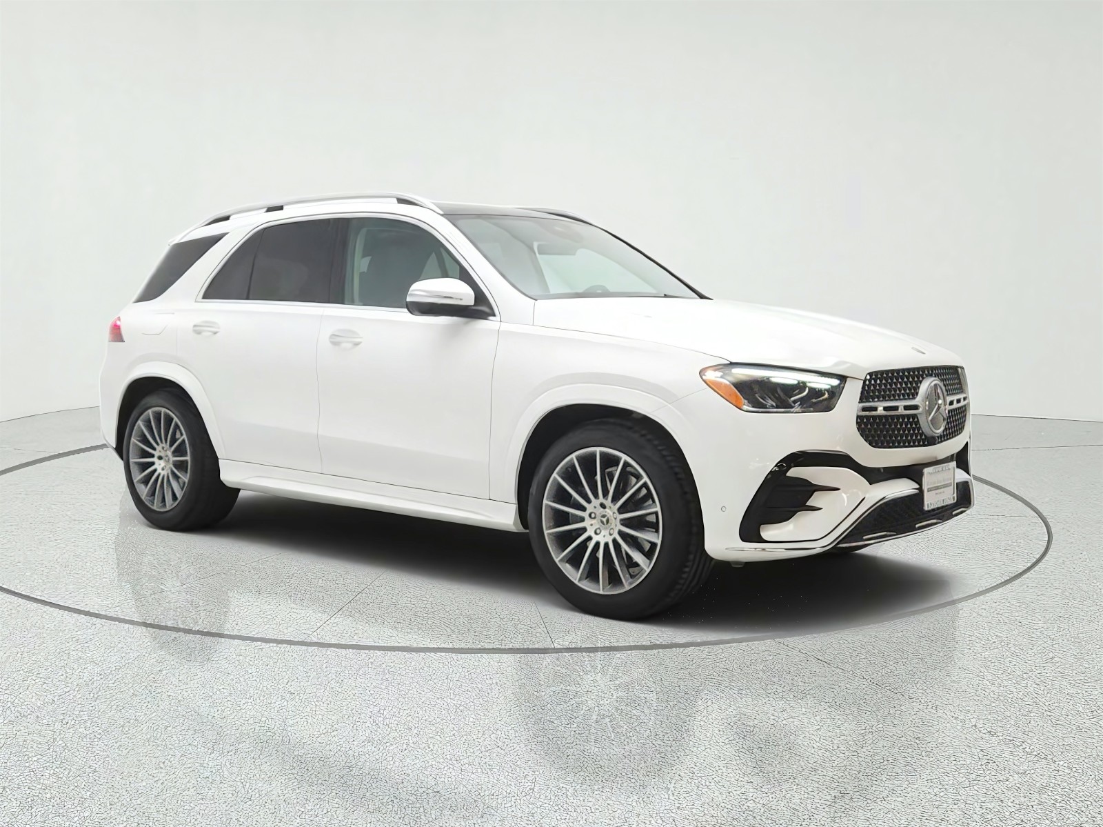 Used 2024 Polar White Mercedes-Benz GLE 350 4MATIC® SUV image 3