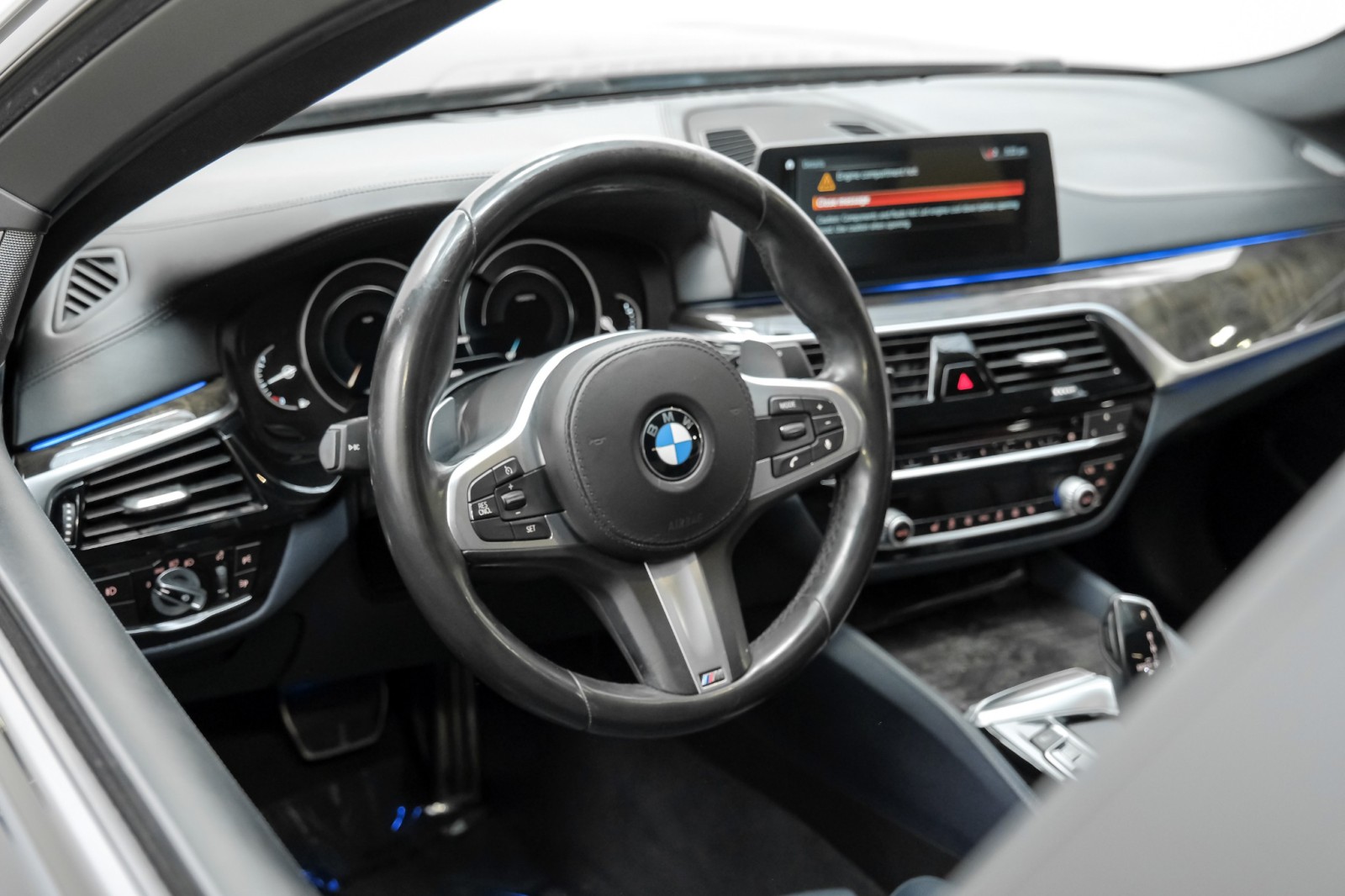 2018 BMW 5 Series 530e iPerformance MSport 18