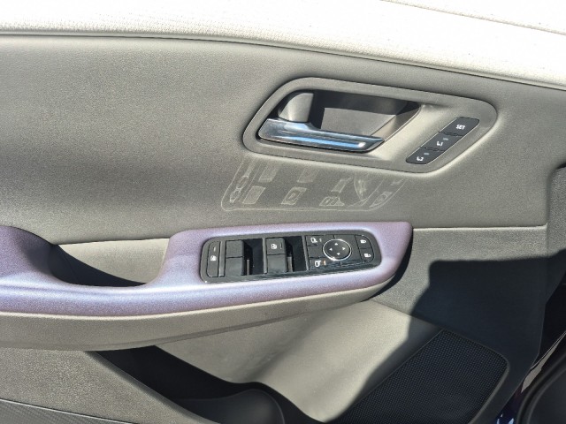 NissanLEAF25