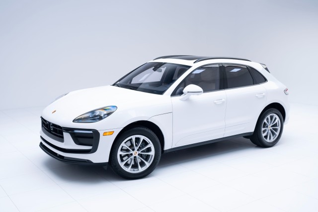 2024  Macan  in , 
