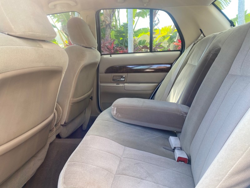 2005 Mercury Grand Marquis GS LOW MILES 49,348 in , 