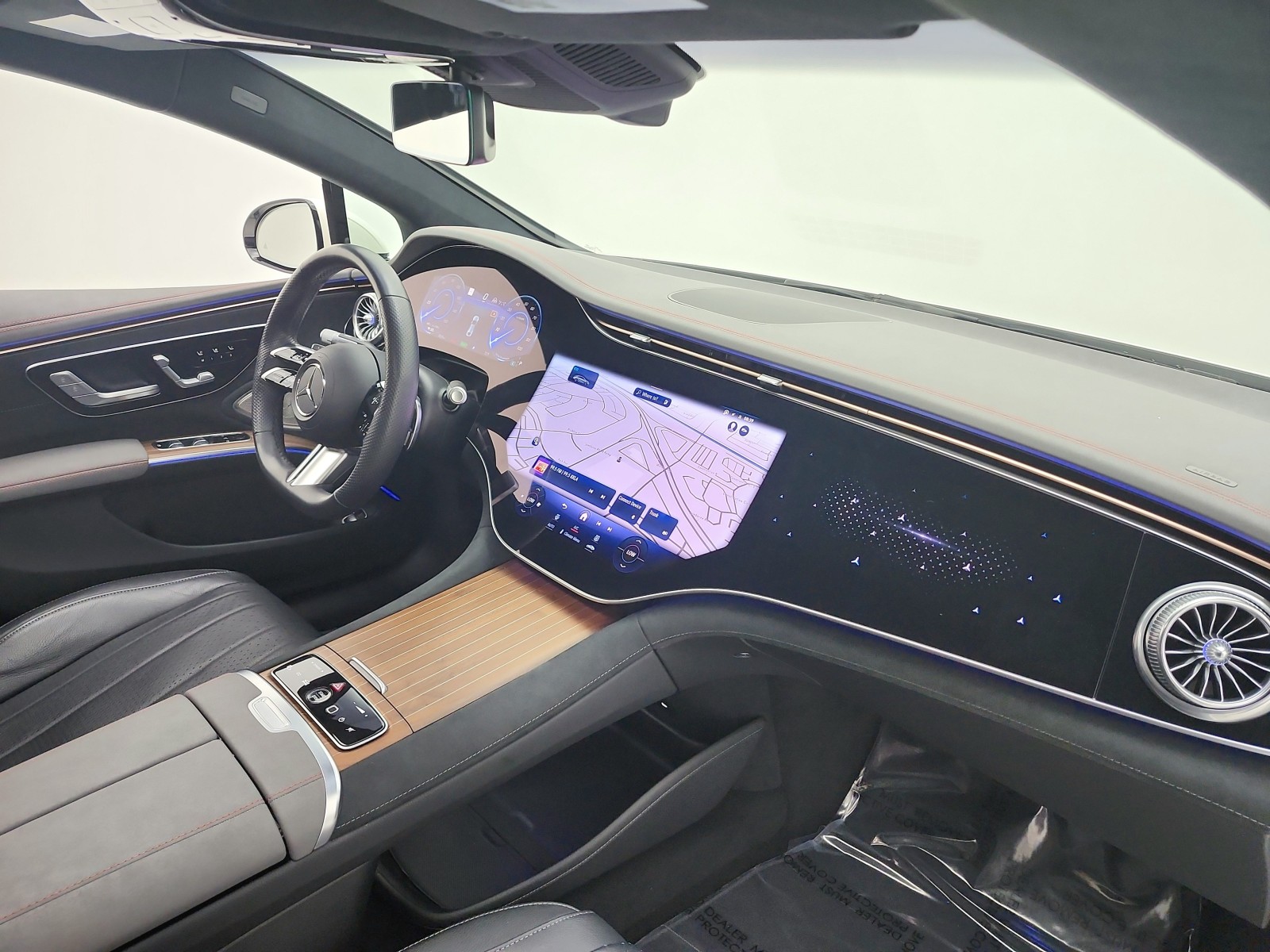 Certified Used 2023 MANUFAKTUR Diamond White Mercedes-Benz EQS 580 4MATIC® Sedan image 18