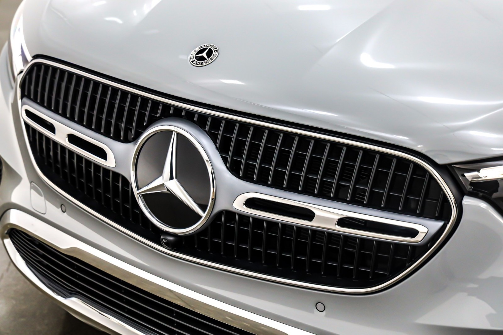 New 2026 MANUFAKTUR Alpine Grey Mercedes-Benz GLC 300 image 13