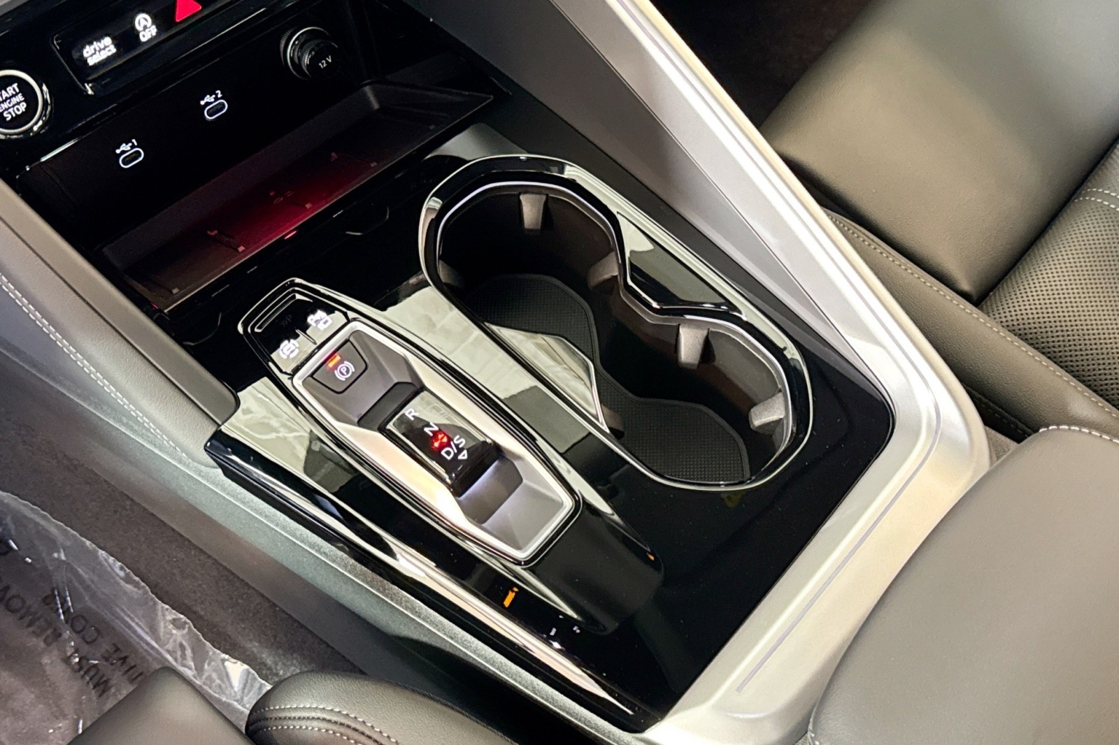 New 2025 Glacier White Metallic Audi Premium Plus 2.0 TFSI quattro image 14