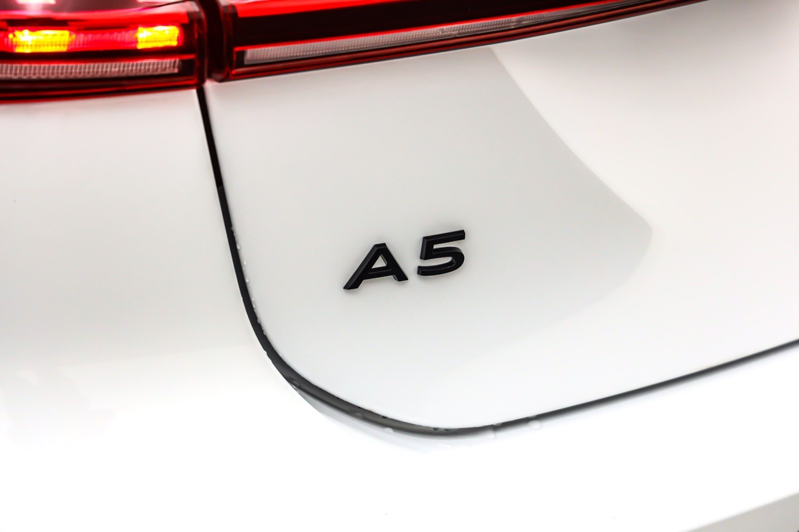 New 2025 Glacier White Metallic Audi Premium Plus 2.0 TFSI quattro image 9