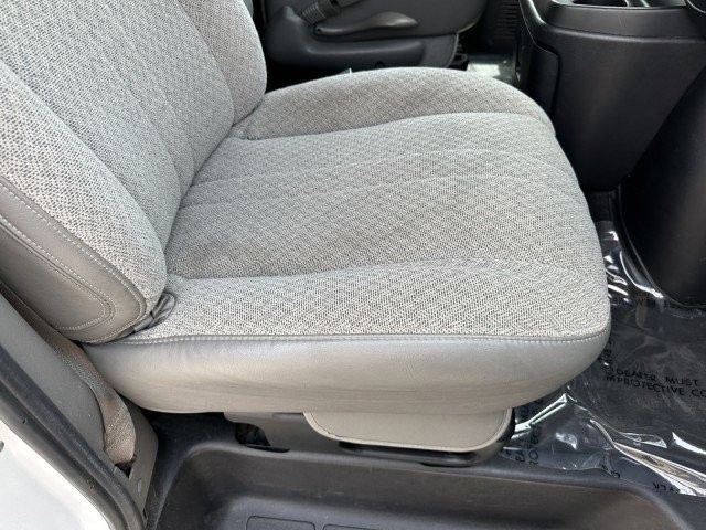 2019 Chevrolet Express Passenger LT 22