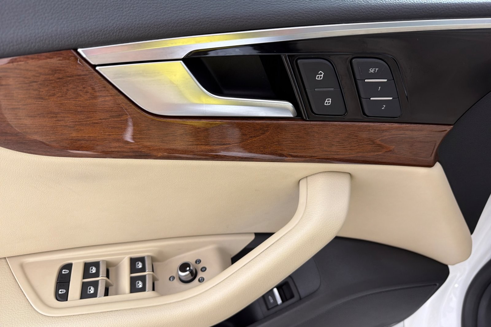 Used 2022 Ibis White Audi Premium 40 TFSI quattro image 10