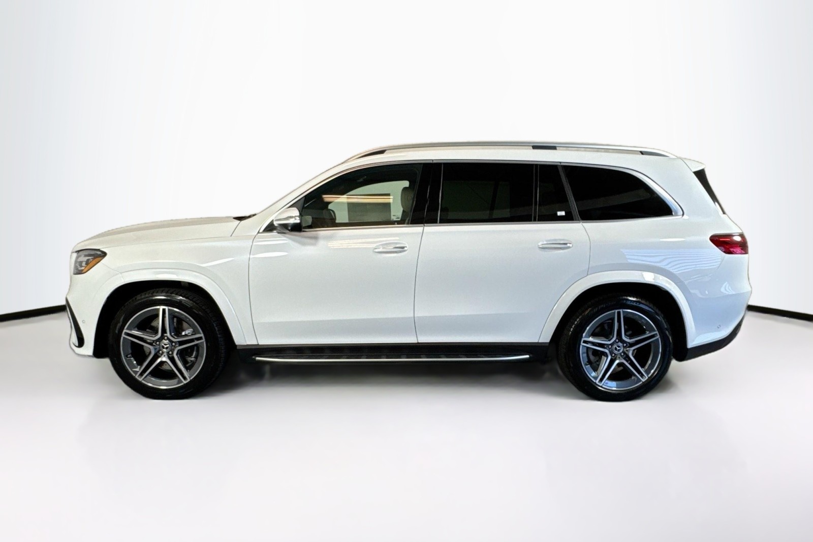 New 2026 MANUFAKTUR Moonlight White Metallic Mercedes-Benz GLS 450 4MATIC® SUV image 8