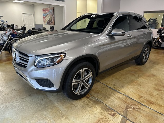 2019 Mercedes-Benz GLC GLC 300 8