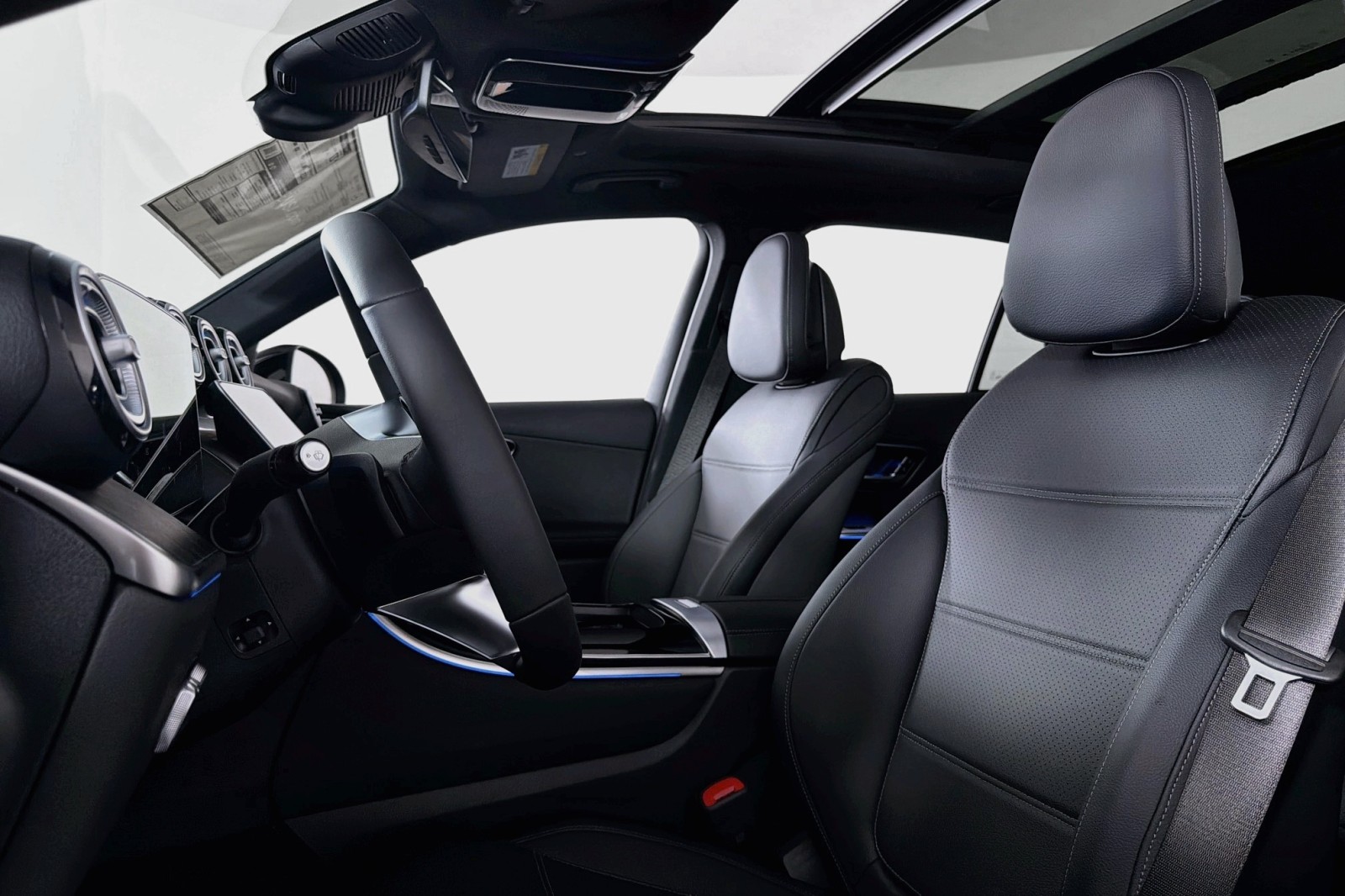 New 2026 Black Mercedes-Benz GLC 300 SUV image 16
