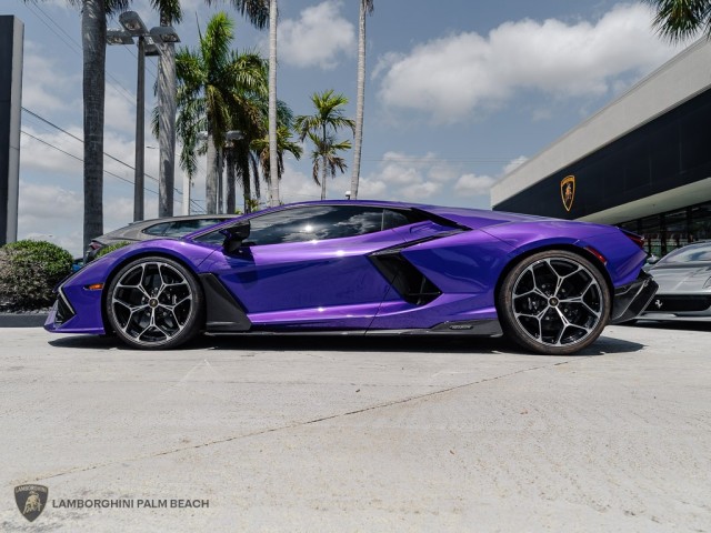 Lamborghini Revuelto