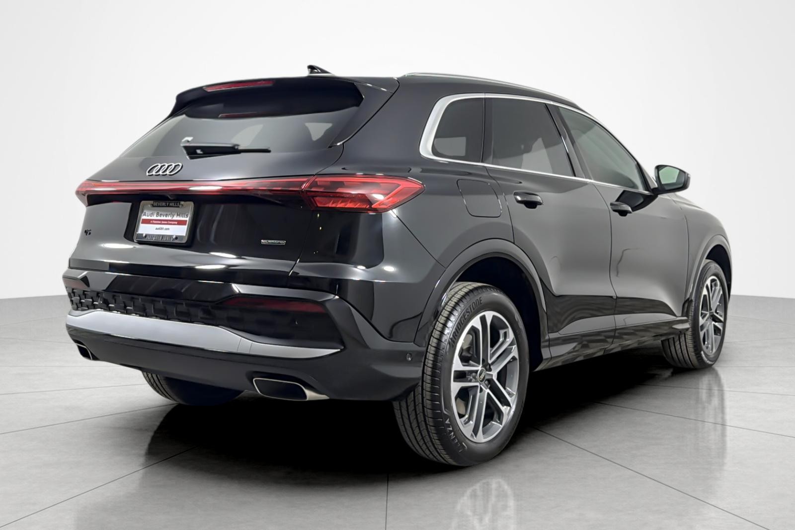 Used 2025 Mythos Black Metallic Audi Premium 2.0 TFSI quattro image 5