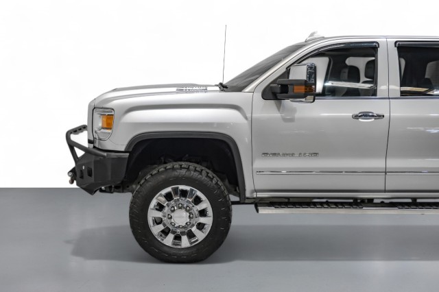 2019 GMC Sierra 2500HD Denali 10