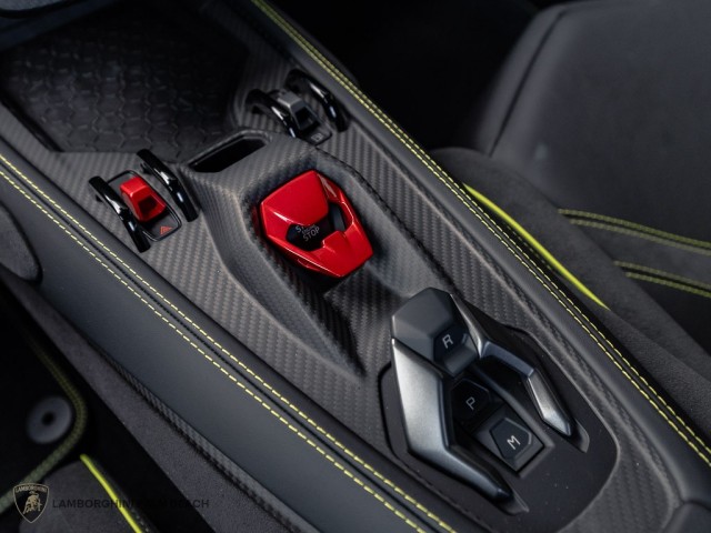 Lamborghini Revuelto