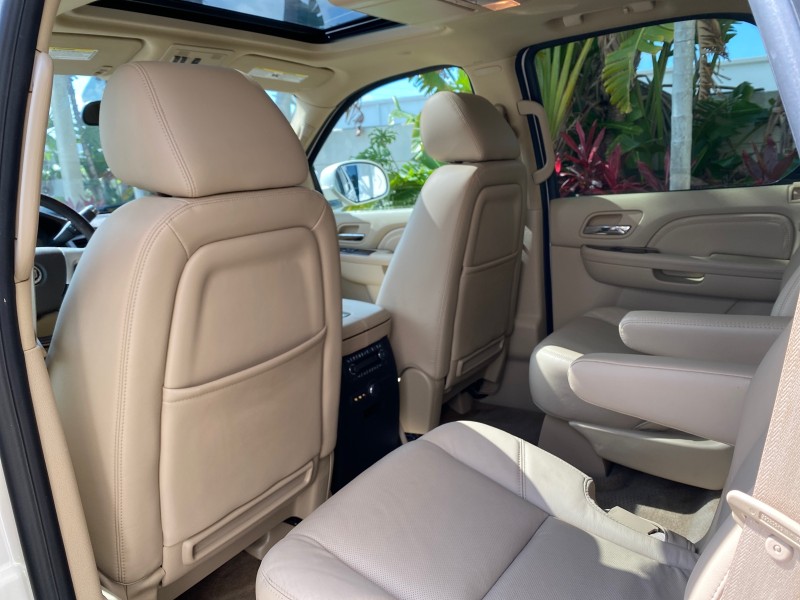2010 Cadillac Escalade SUNROOF NAV Premium LOW MILES 66,933 in ,