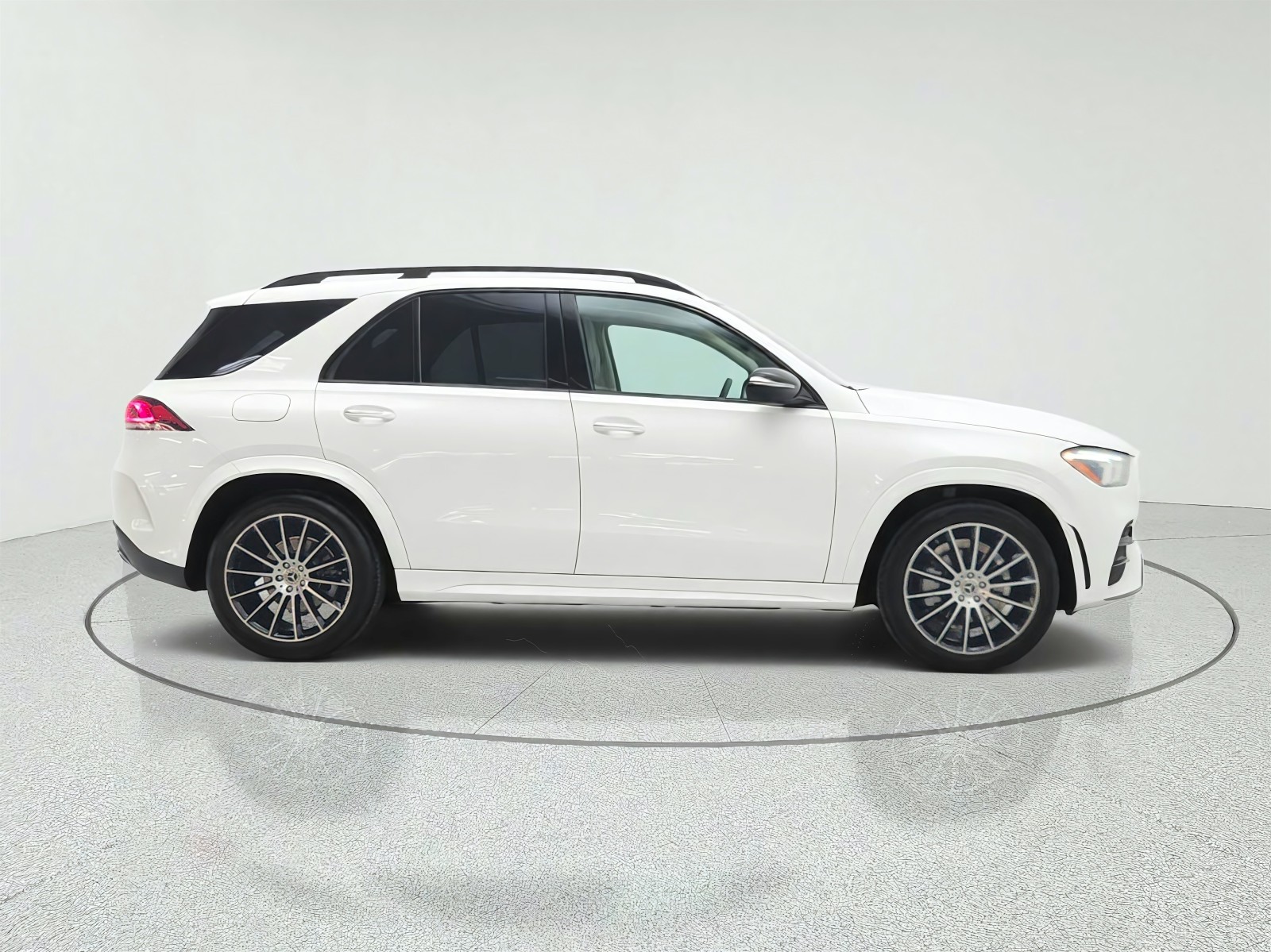 Used 2022 Polar White Mercedes-Benz GLE 350 SUV image 4