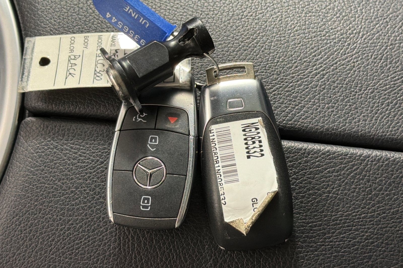 Used 2022 Black Mercedes-Benz GLC 300 SUV image 24