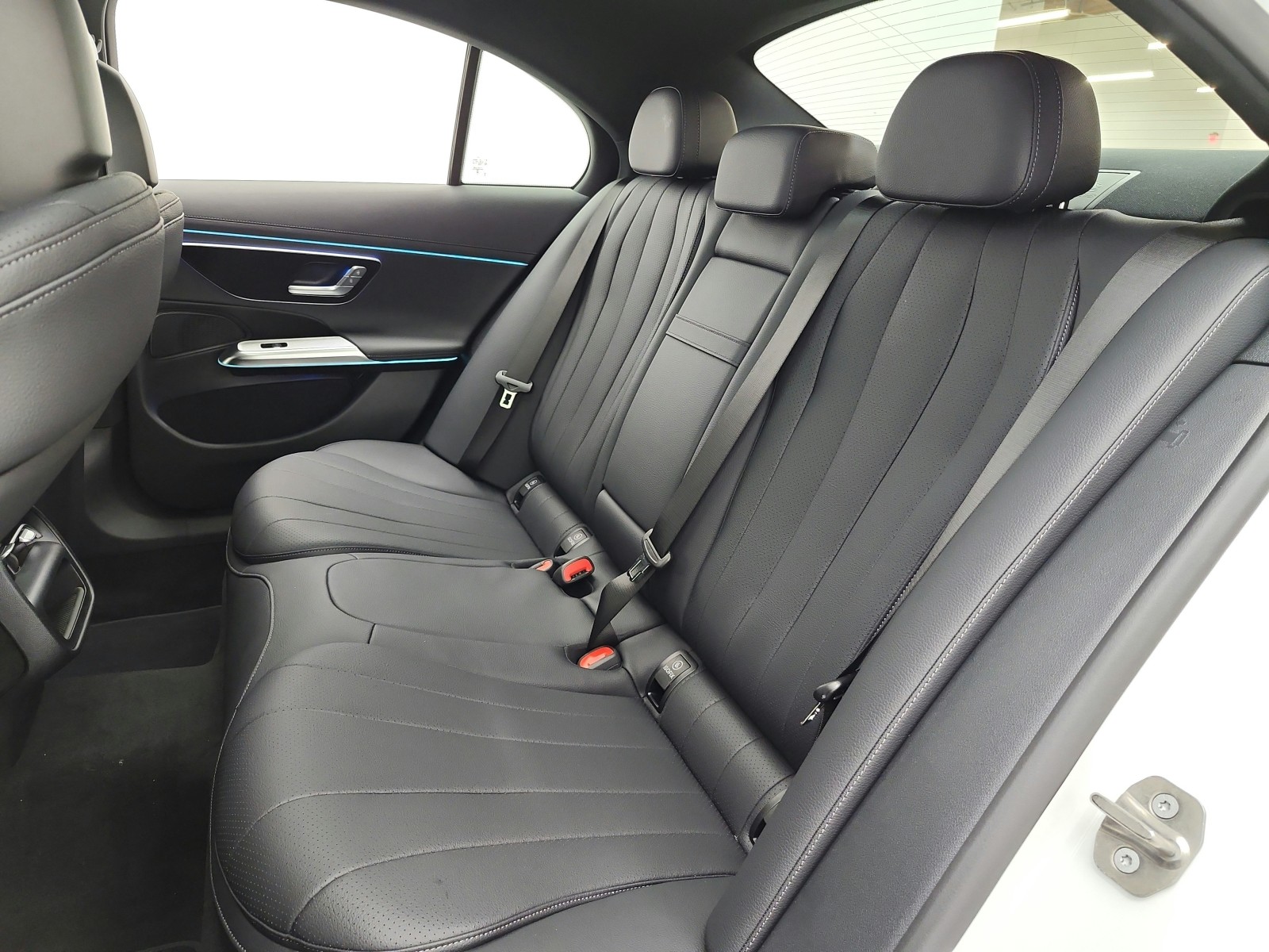 New 2027 Polar White Mercedes-Benz E 350 RWD Sedan image 11