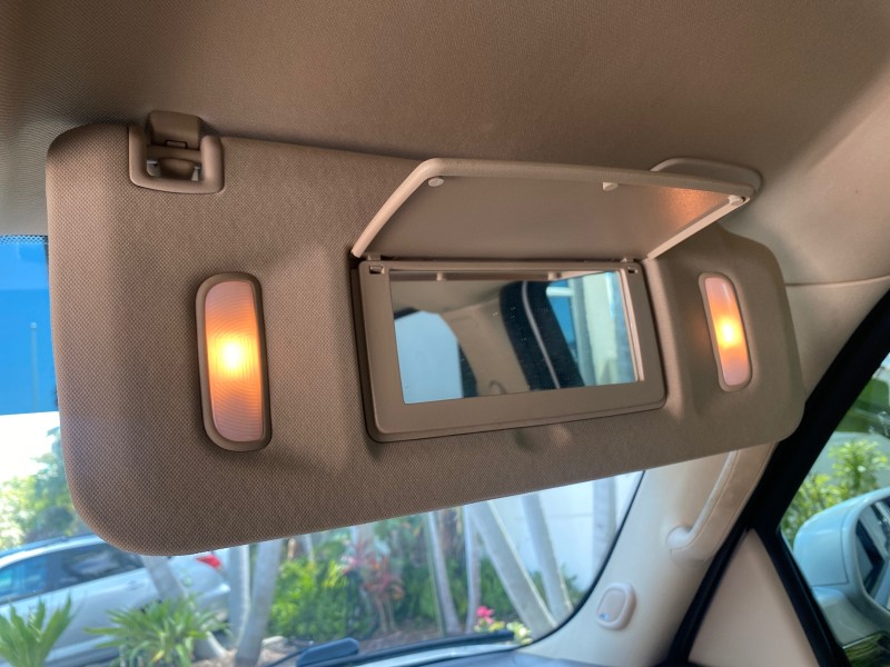 2013 Cadillac Escalade Luxury 1 OWNER LOW MILES 70,251 in ,