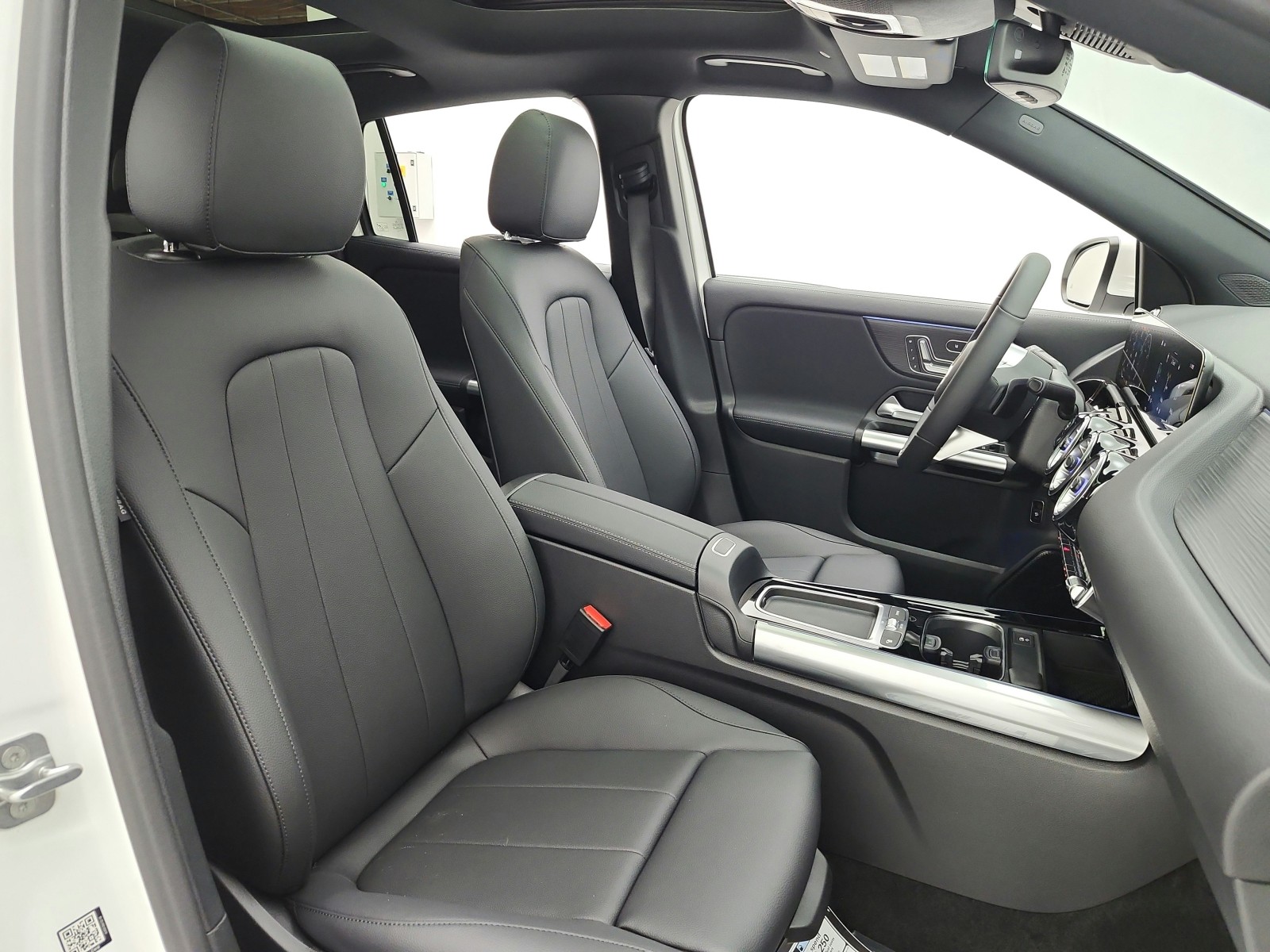 New 2026 Polar White Mercedes-Benz GLA 250 image 15