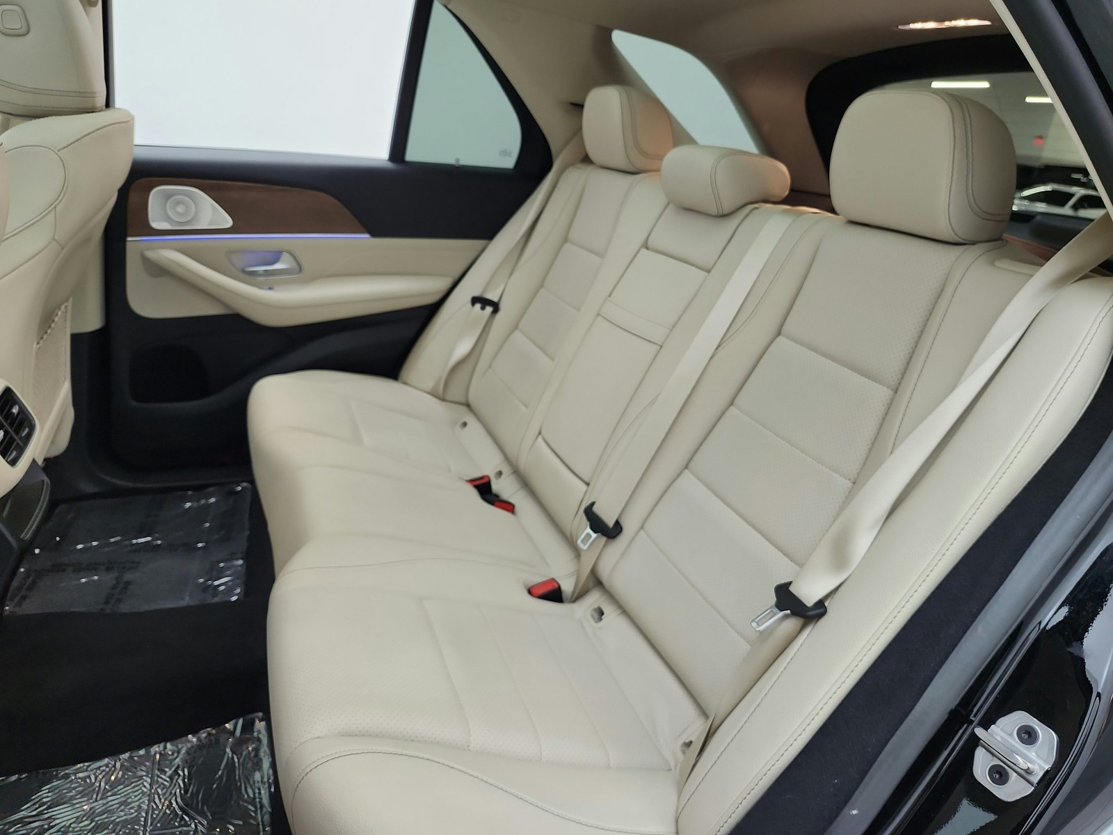 Certified Used 2024 Black Mercedes-Benz GLE 350 4MATIC® SUV image 13